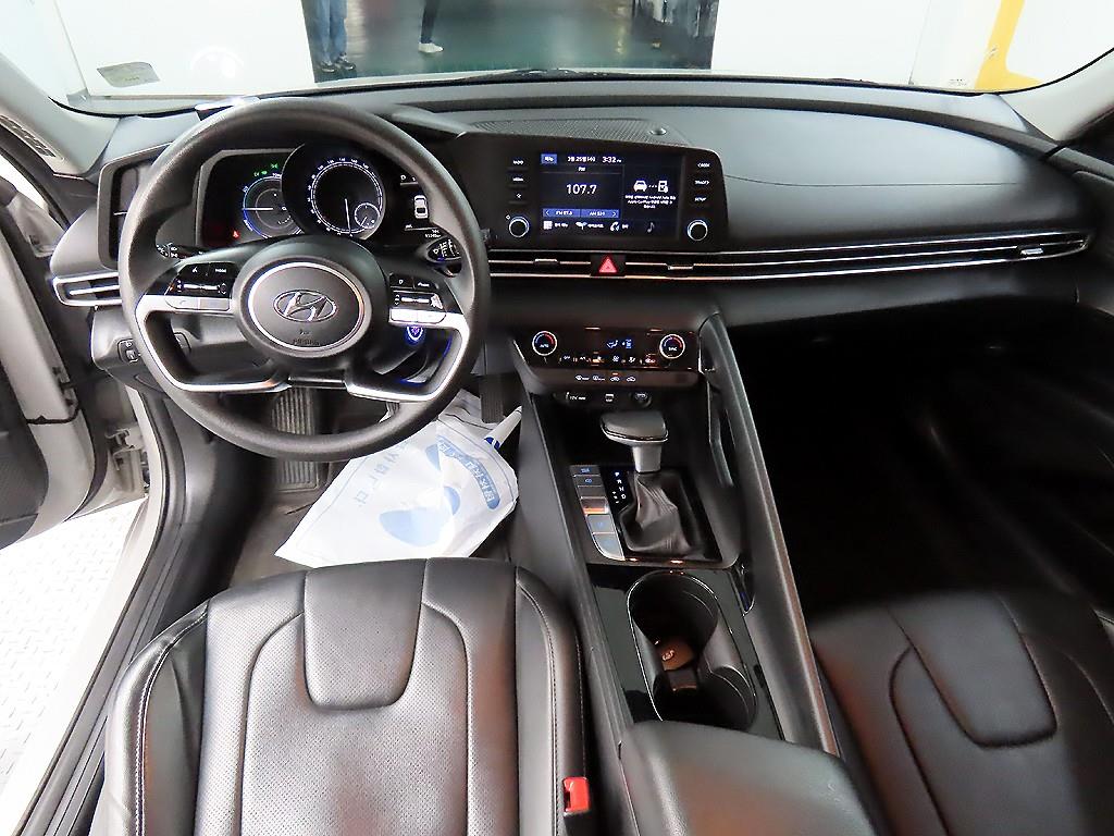 HYUNDAI Avante - Vista 7