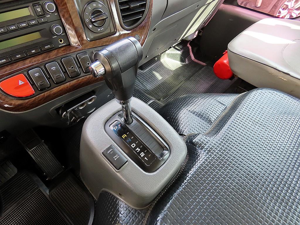 medium and large bus Hyundai bus - Vista 12