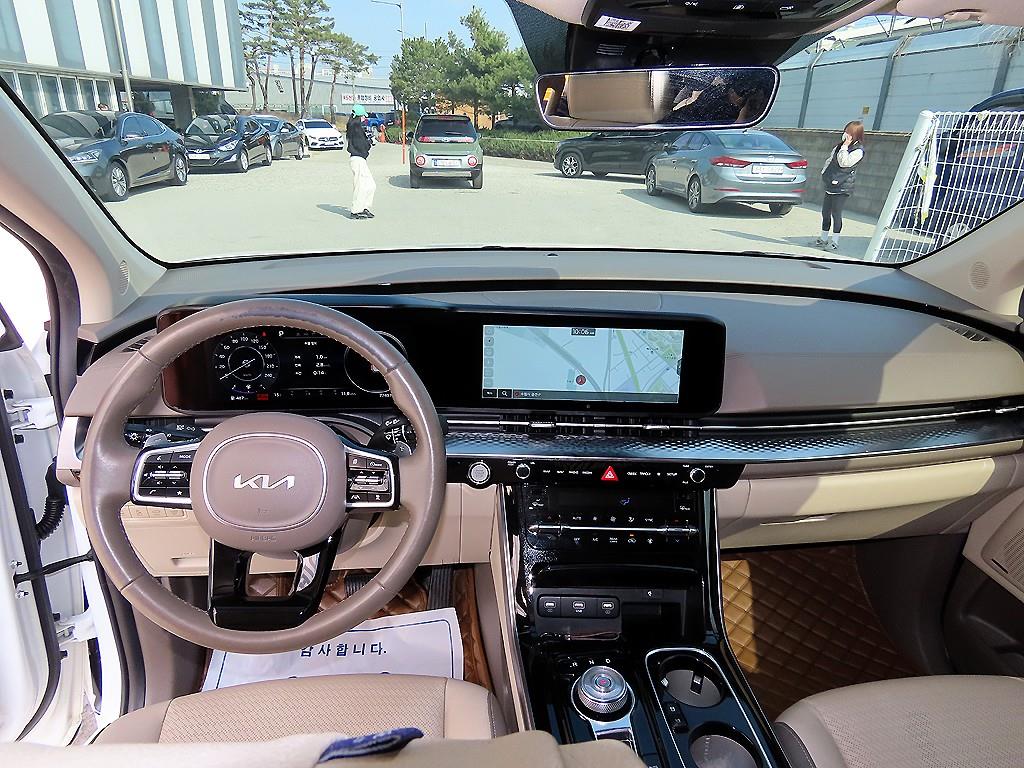 KIA Carnival - Vista 8