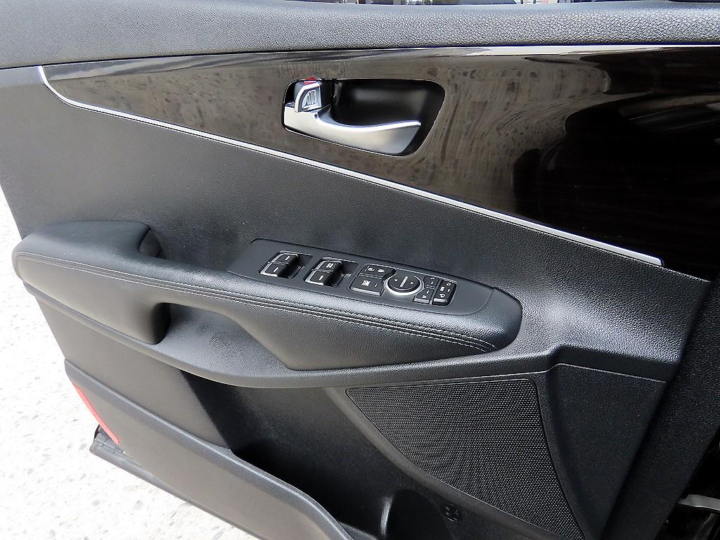 KIA Sorento - Vista 11