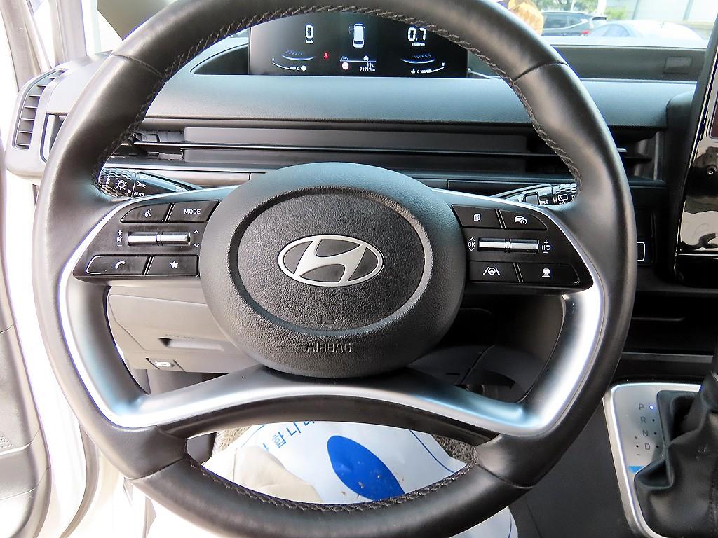 HYUNDAI Staria - Vista 8