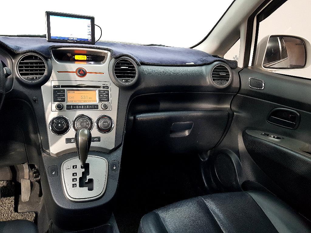 KIA Carens - Vista 9