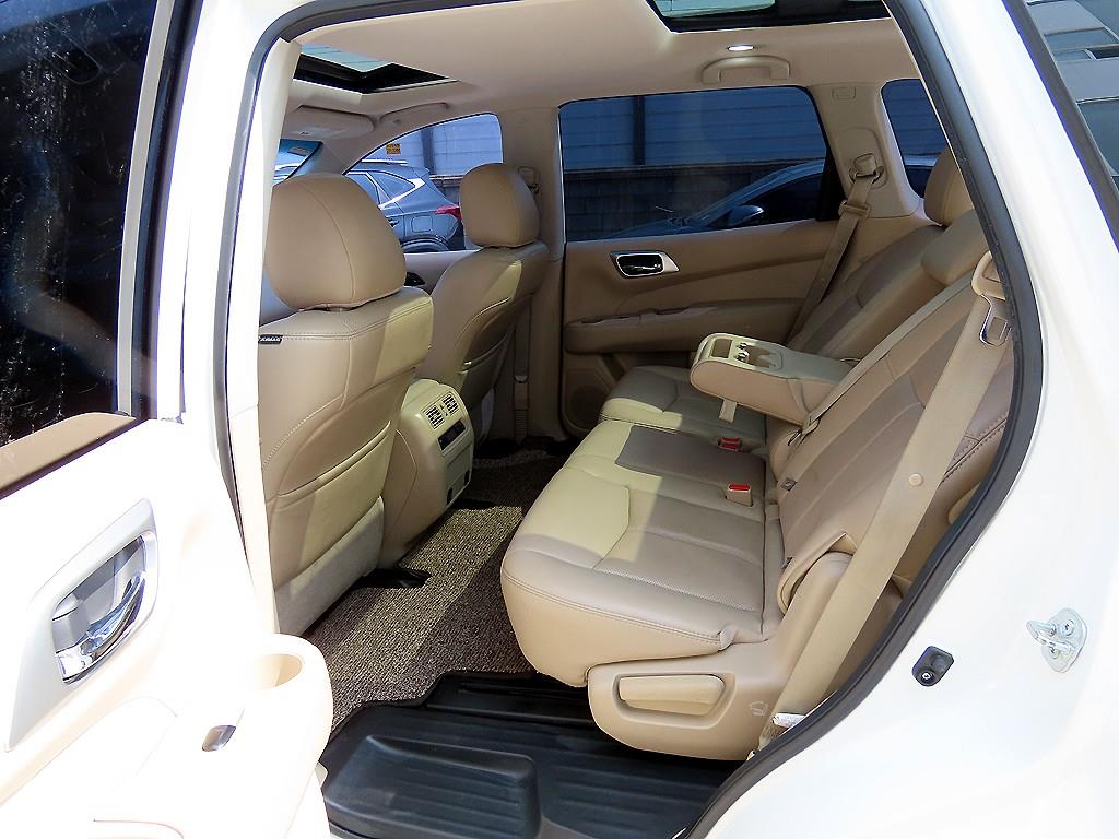 Nissan Pathfinder - Vista 6