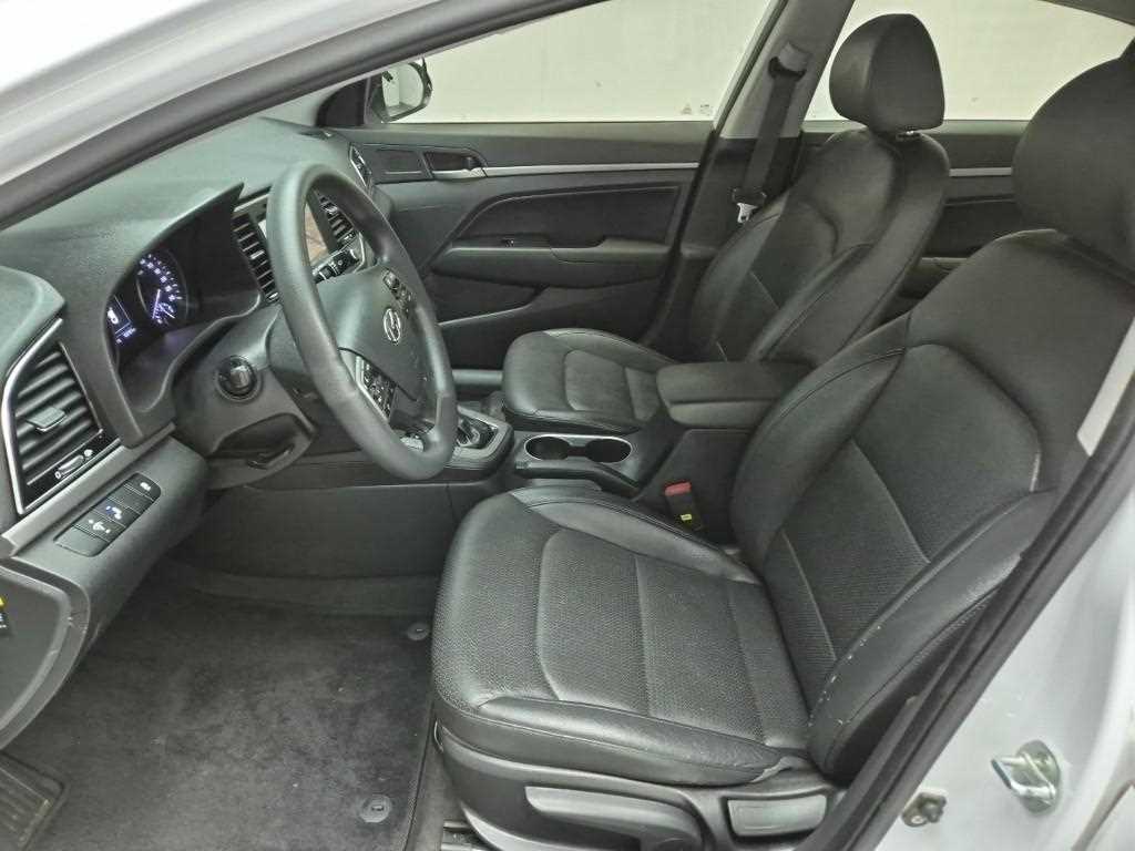 HYUNDAI Avante - Vista 11