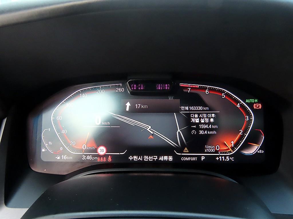 BMW 8 Series - Vista 9