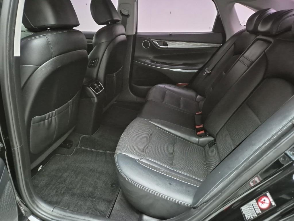 HYUNDAI Grandeur - Vista 12