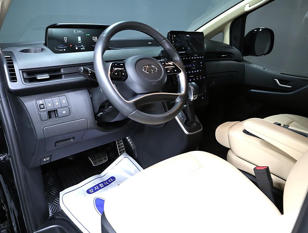 HYUNDAI Staria - Vista 5