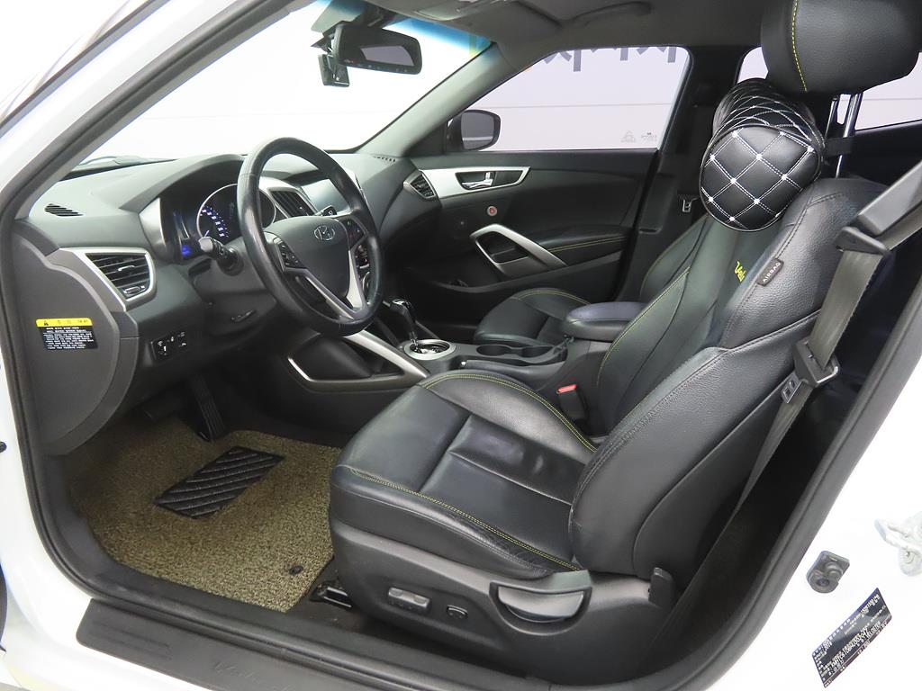 HYUNDAI Veloster - Vista 5