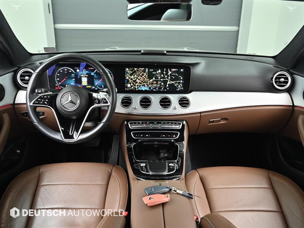 Mercedes Benz E class - Vista 7