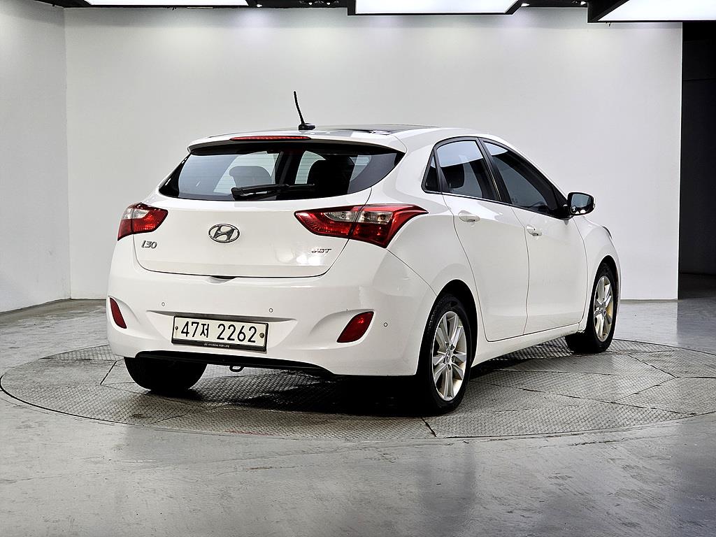 HYUNDAI i30 - Vista 4