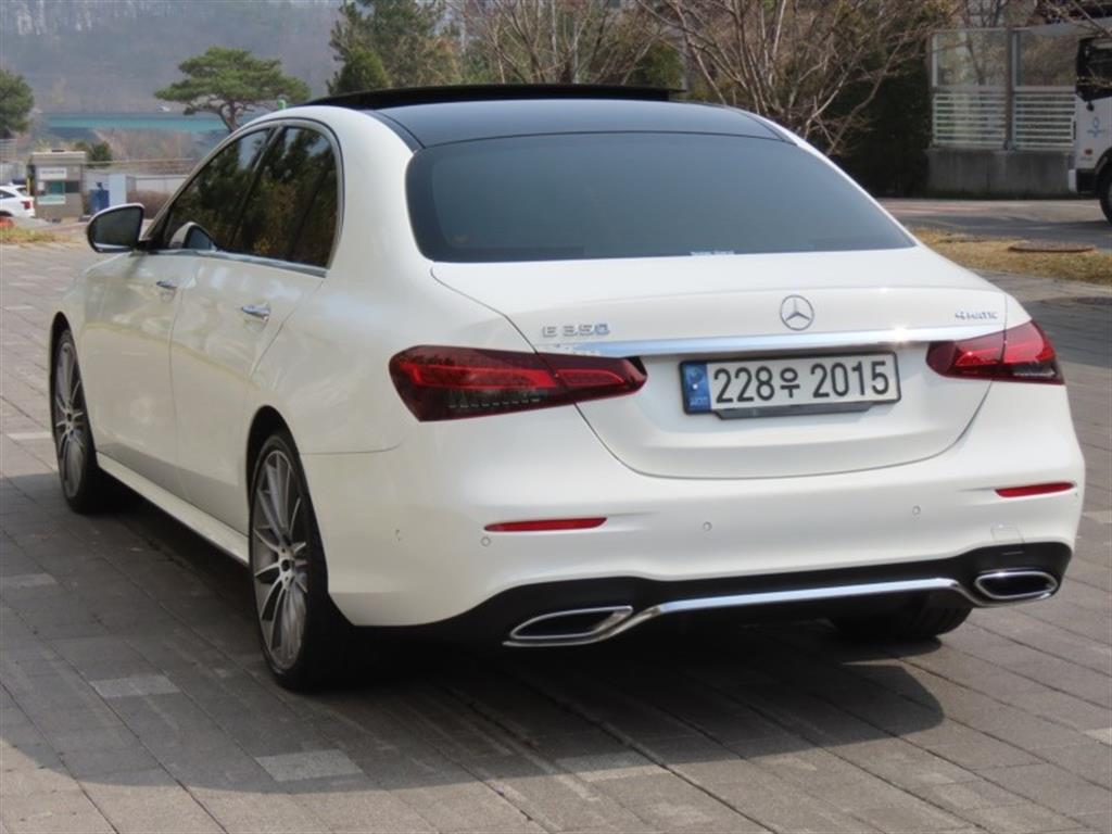 Mercedes Benz E class - Vista 7