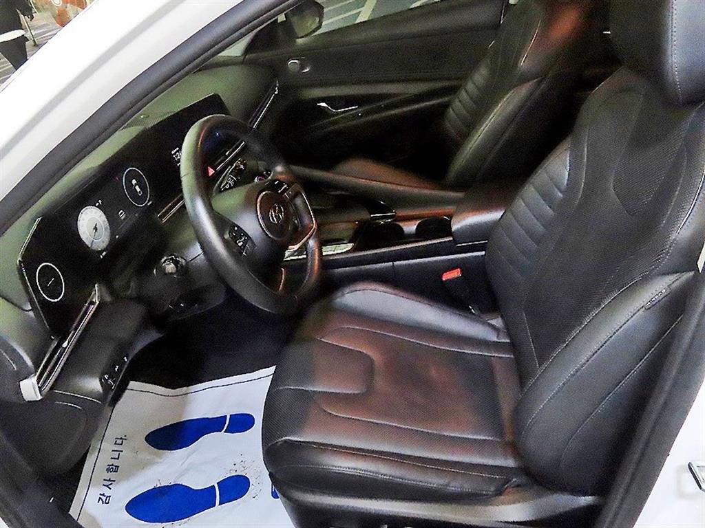 HYUNDAI Avante - Vista 6