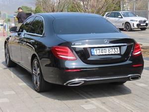 Mercedes Benz E class - Vista 8