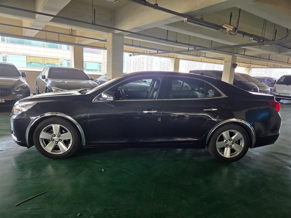 Chevrolet Malibu - Vista 3