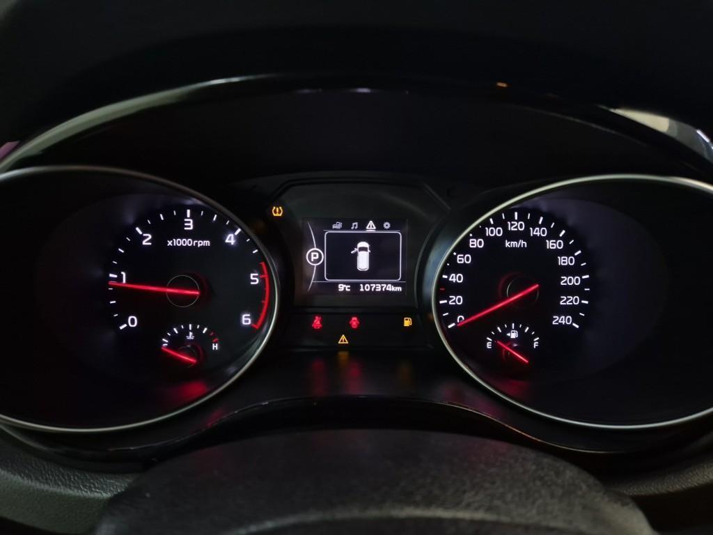 KIA Carnival - Vista 6