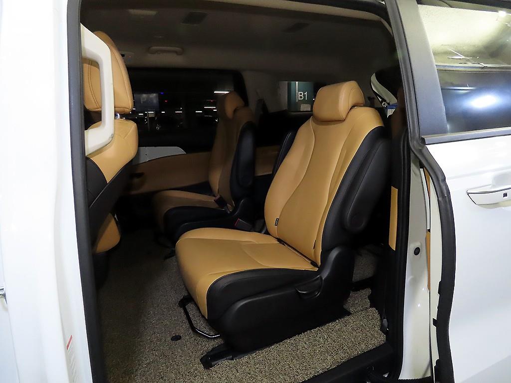 KIA Carnival - Vista 7