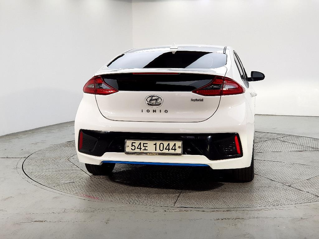 HYUNDAI Ioniq - Vista 3