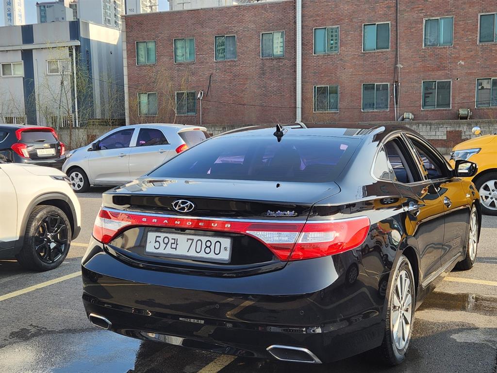 HYUNDAI Grandeur - Vista 6