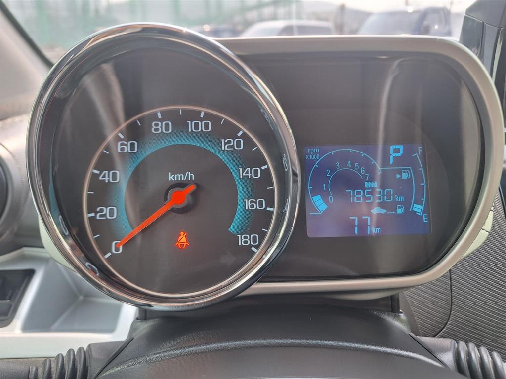 Chevrolet Spark - Vista 5