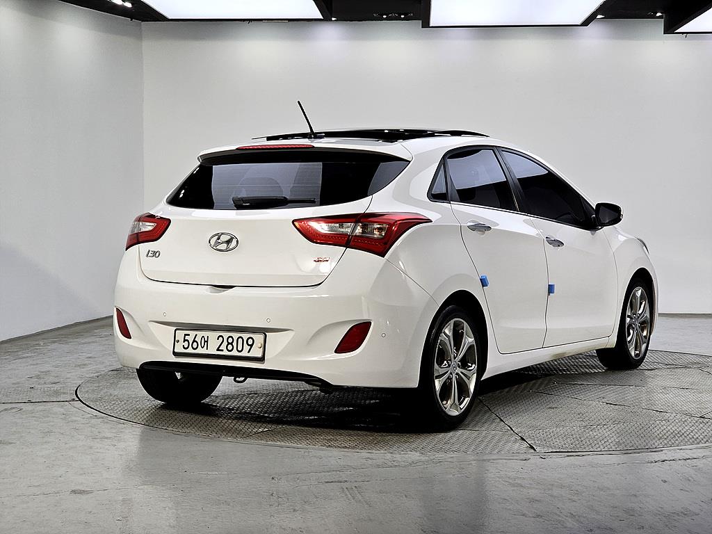 HYUNDAI i30 - Vista 4