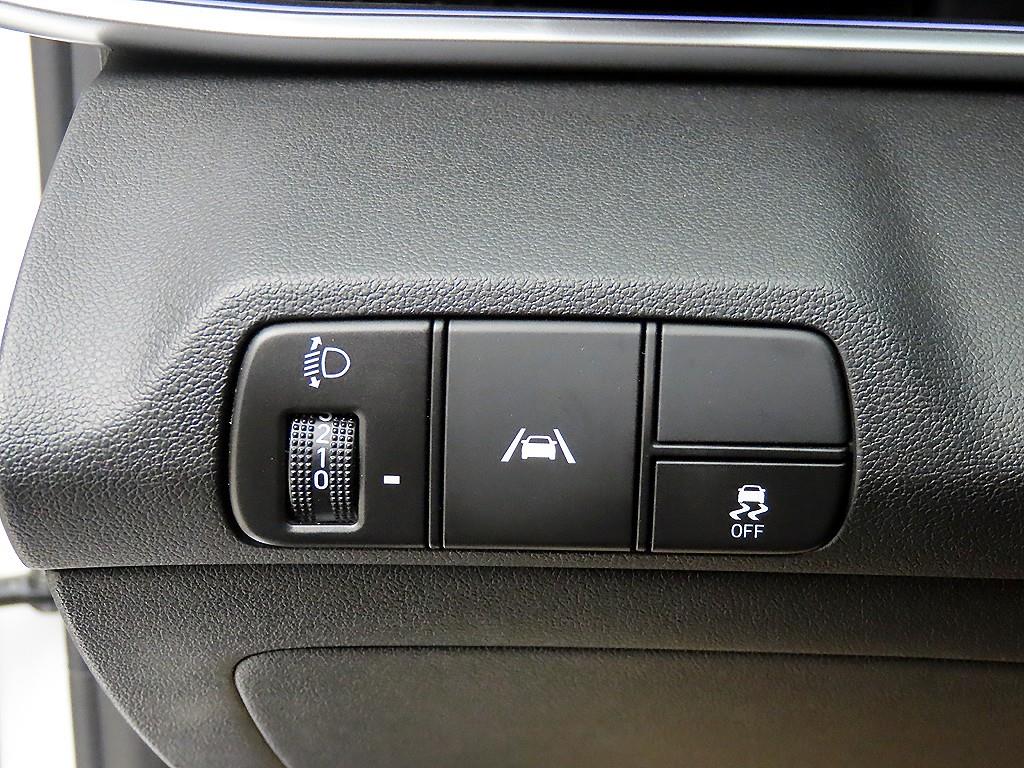 HYUNDAI Avante - Vista 12