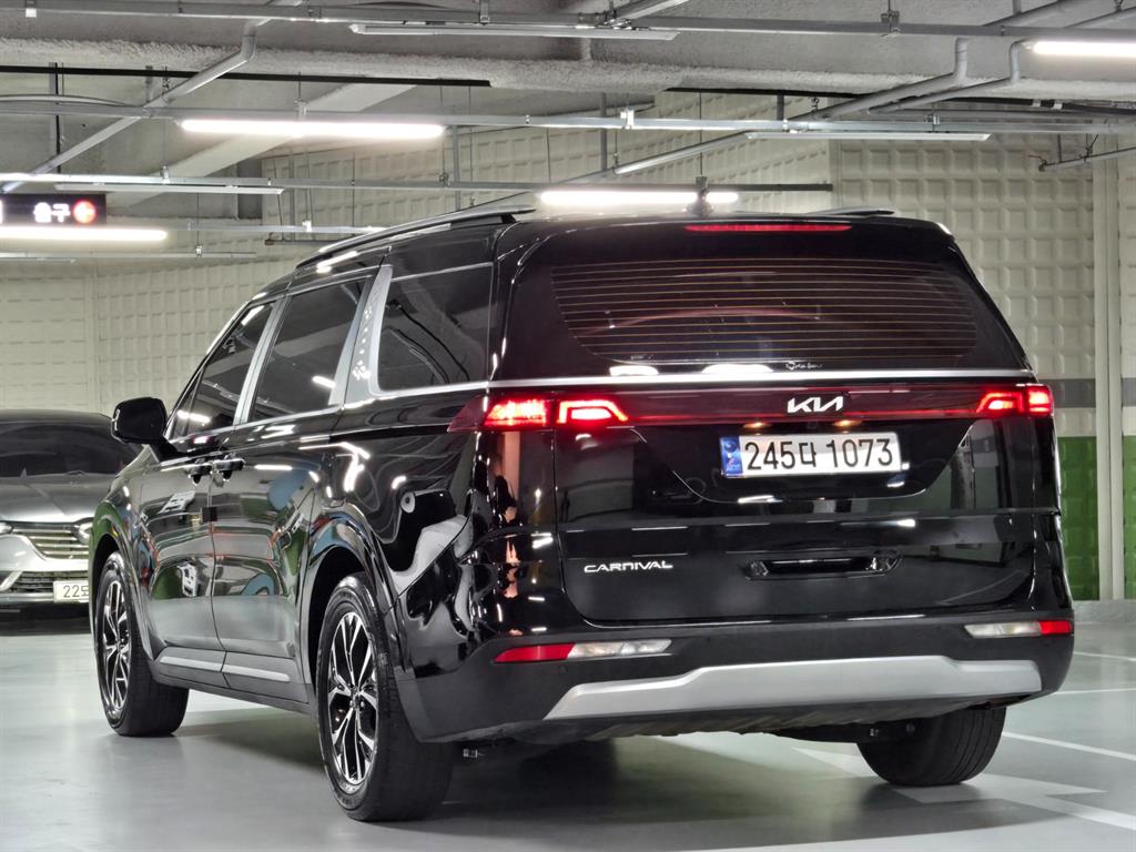 KIA Carnival - Vista 5