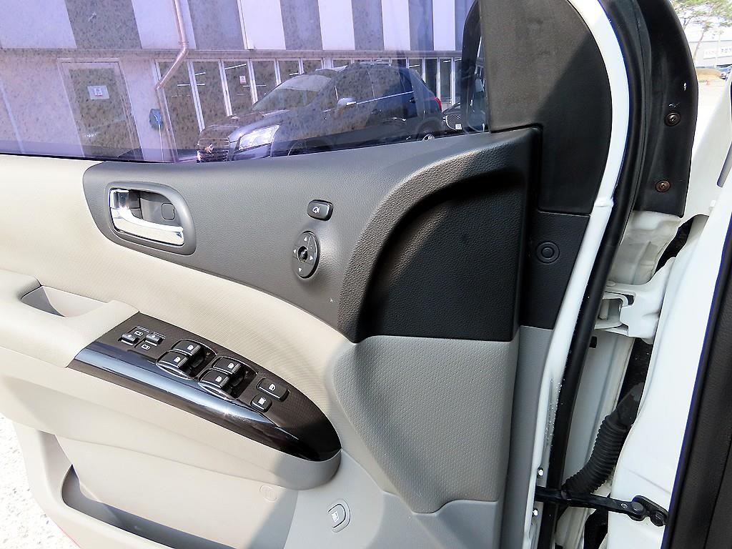 KIA Carnival - Vista 11