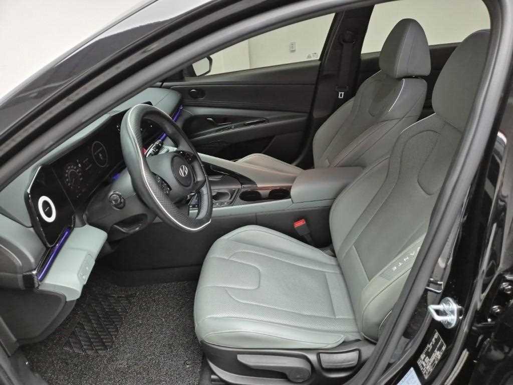 HYUNDAI Avante - Vista 11