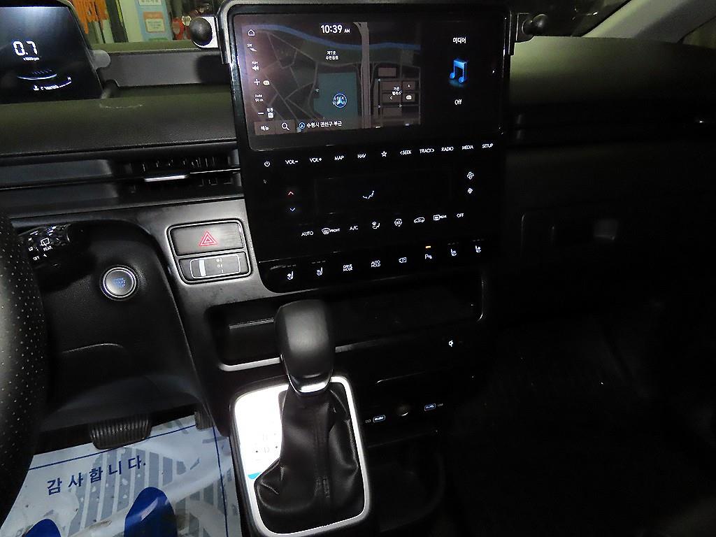 HYUNDAI Staria - Vista 11