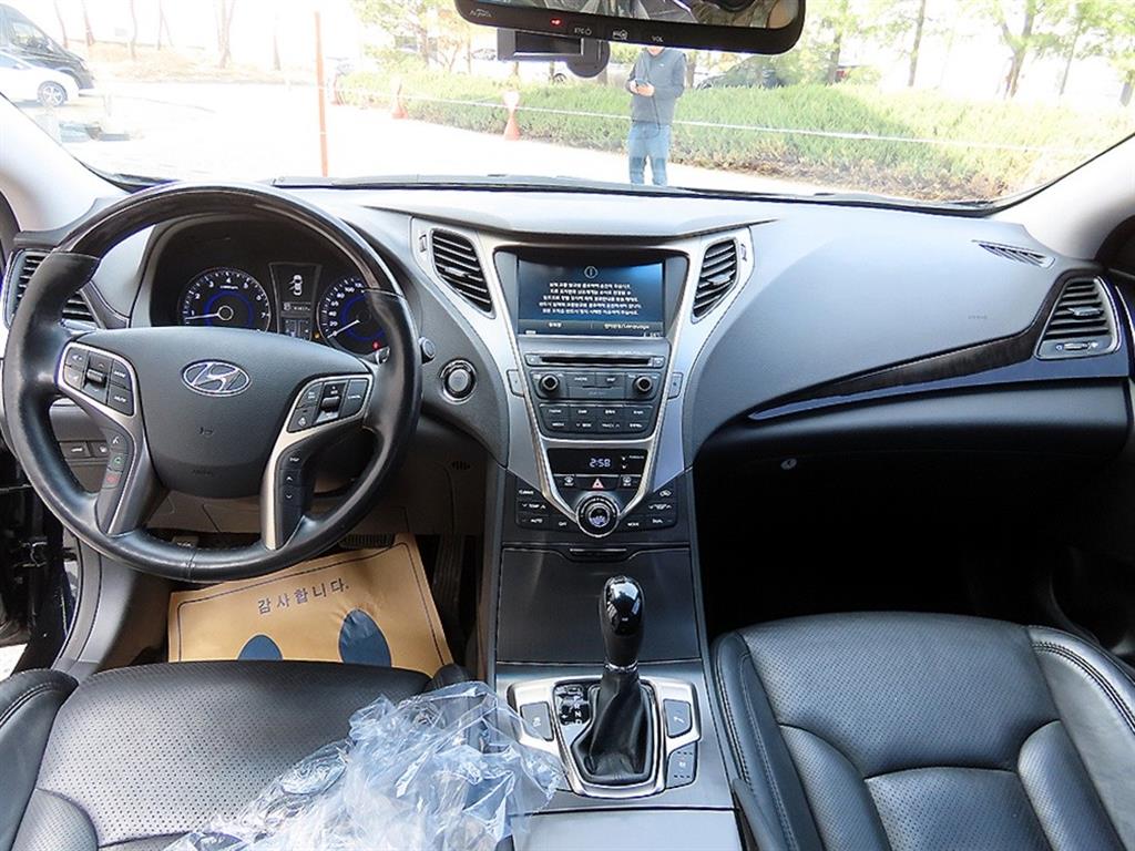 HYUNDAI Grandeur - Vista 7