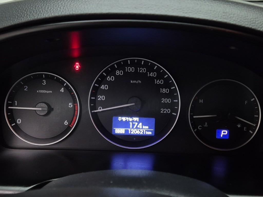 HYUNDAI Starex - Vista 8