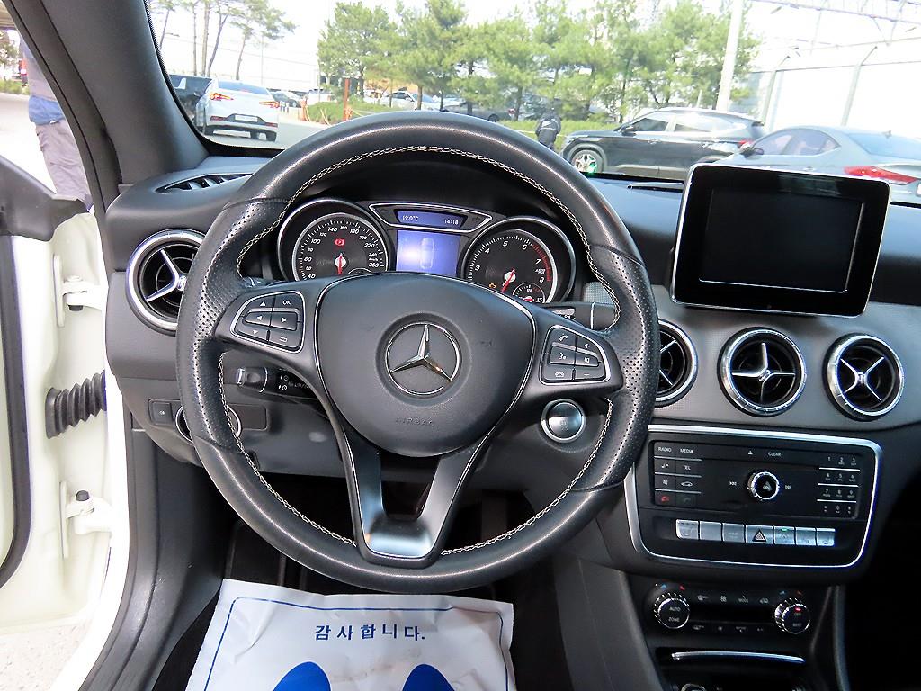 Mercedes Benz CLA Class - Vista 8