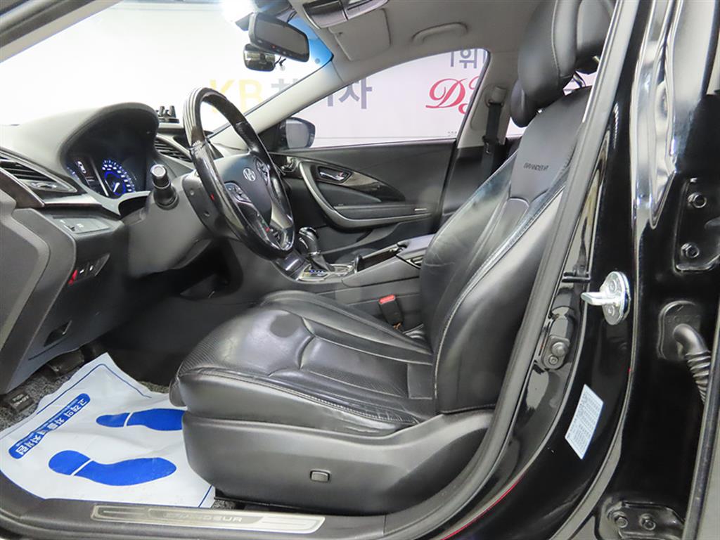 HYUNDAI Grandeur - Vista 5