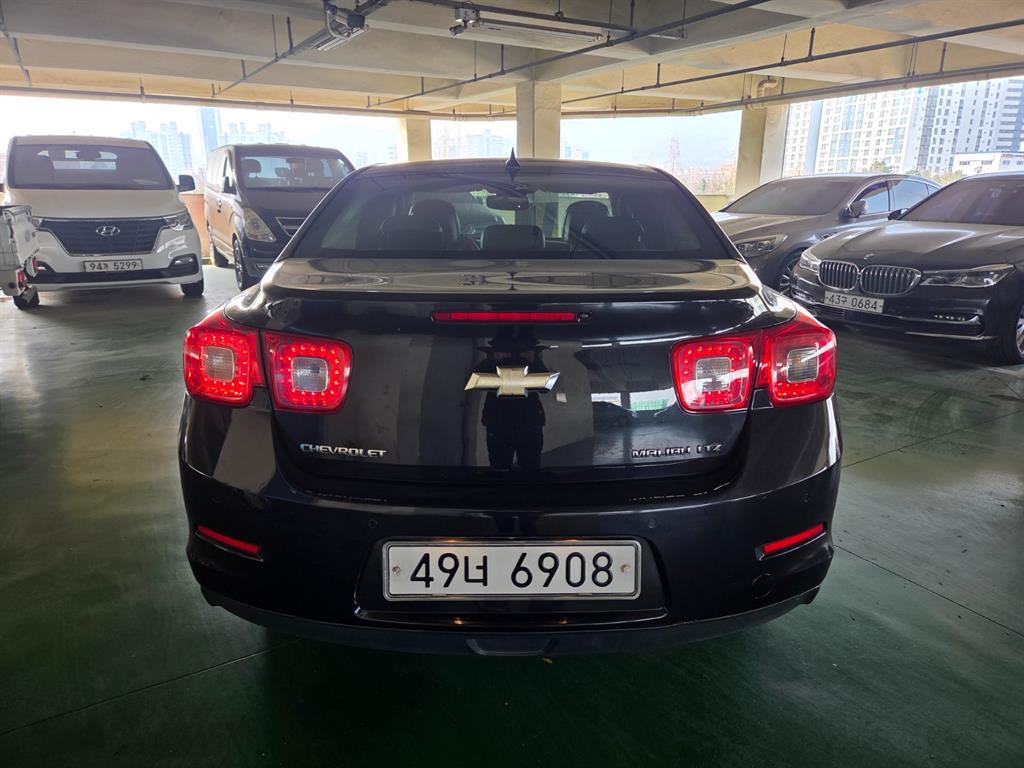 Chevrolet Malibu - Vista 4