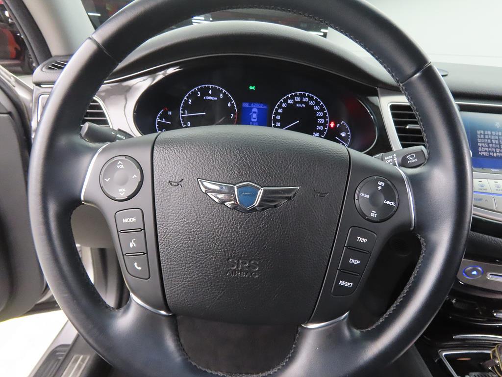 HYUNDAI Genesis - Vista 8