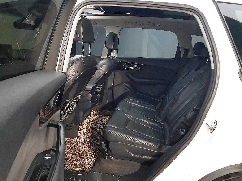 Audi Q7 - Vista 9