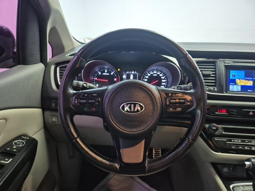 KIA Carnival - Vista 9