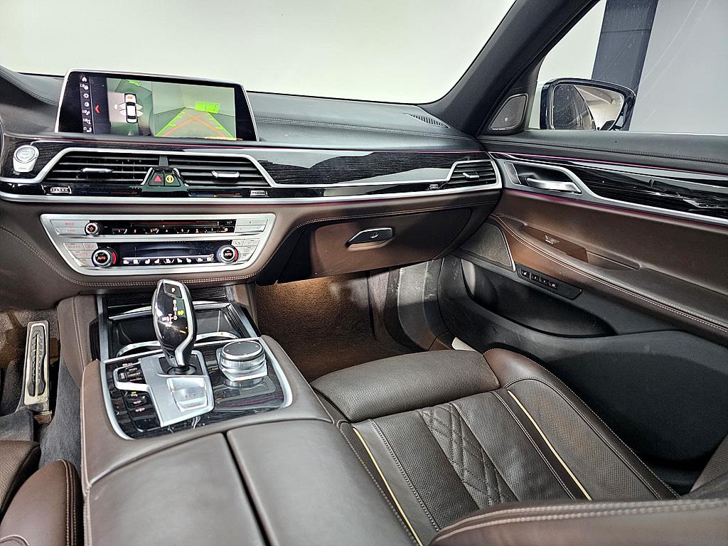 BMW 7 Series - Vista 9
