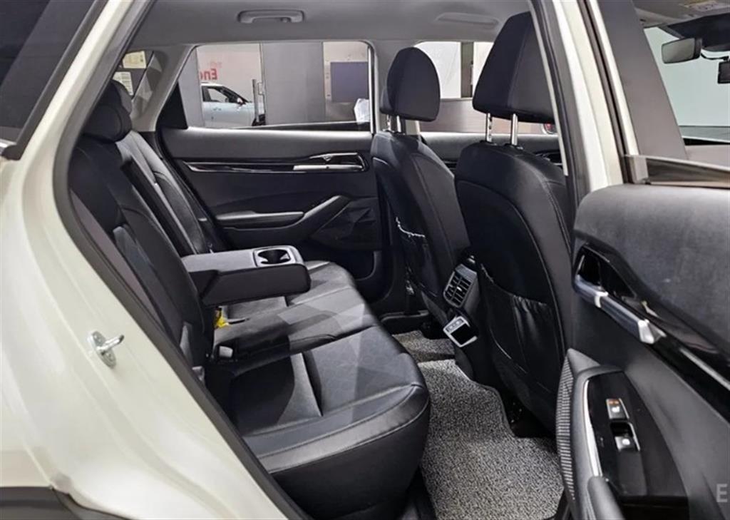 KIA Seltos - Vista 12