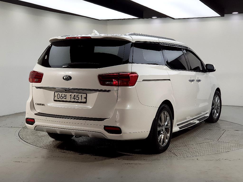 KIA Carnival - Vista 4