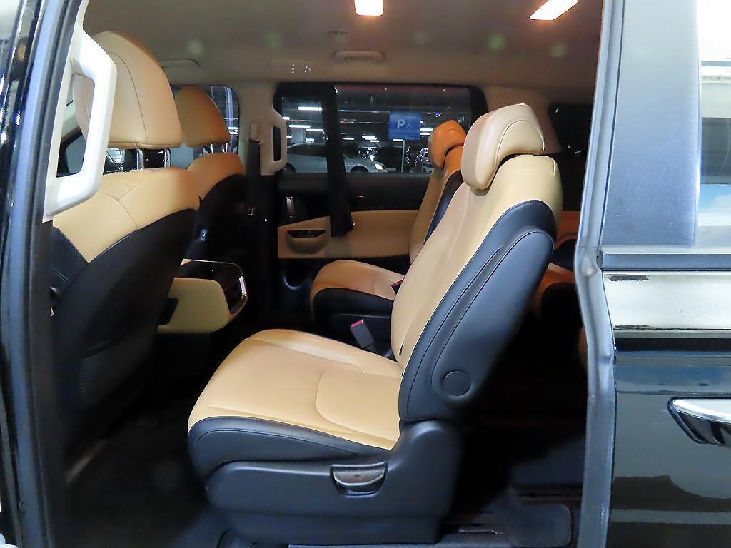 KIA Carnival - Vista 7