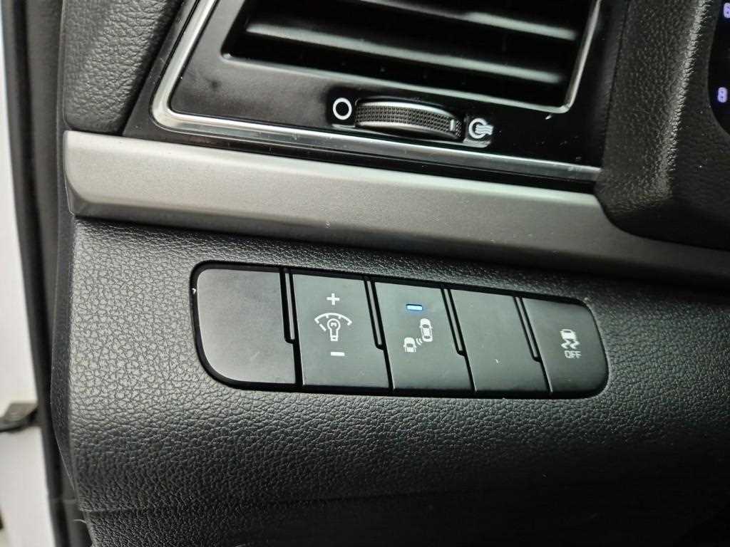 HYUNDAI Avante 2017 Blanco - Importación desde Corea - HF Imports Iquique - Foto 17