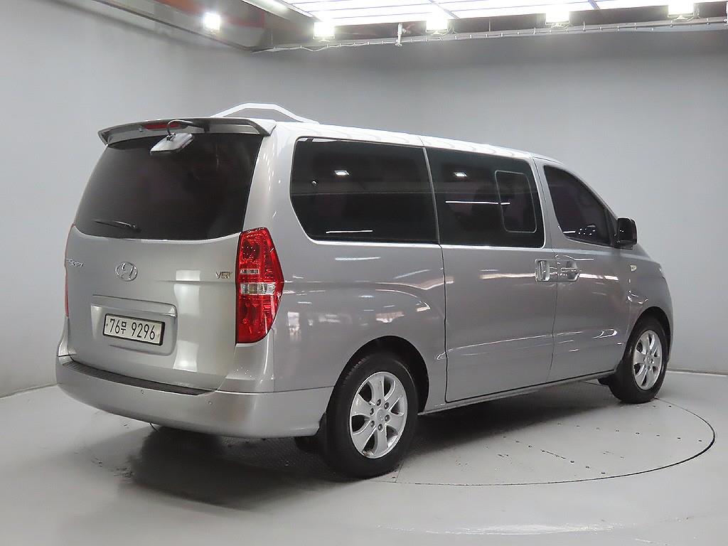 HYUNDAI Starex - Vista 7