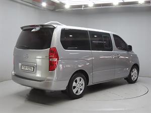 HYUNDAI Starex - Vista 8