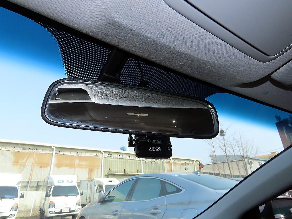 HYUNDAI Avante - Vista 12