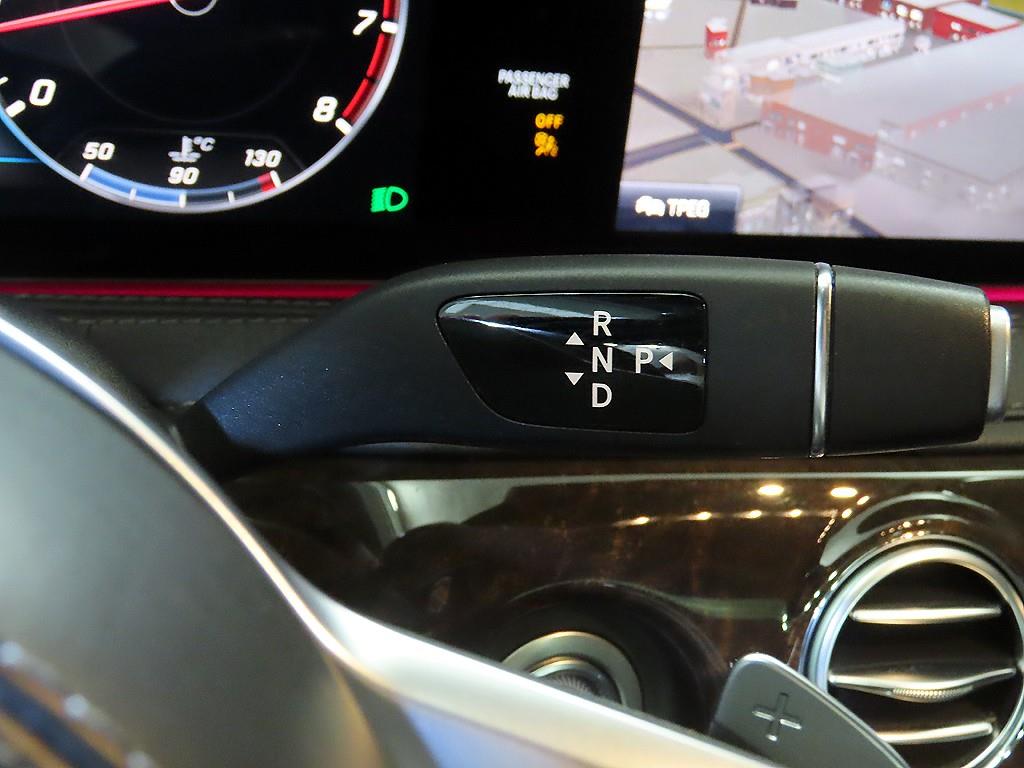 Mercedes Benz S Class - Vista 12