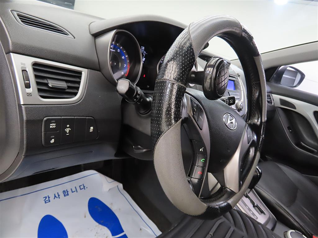 HYUNDAI Avante 2013 Blanco - Importación desde Corea - HF Imports Iquique - Foto 13