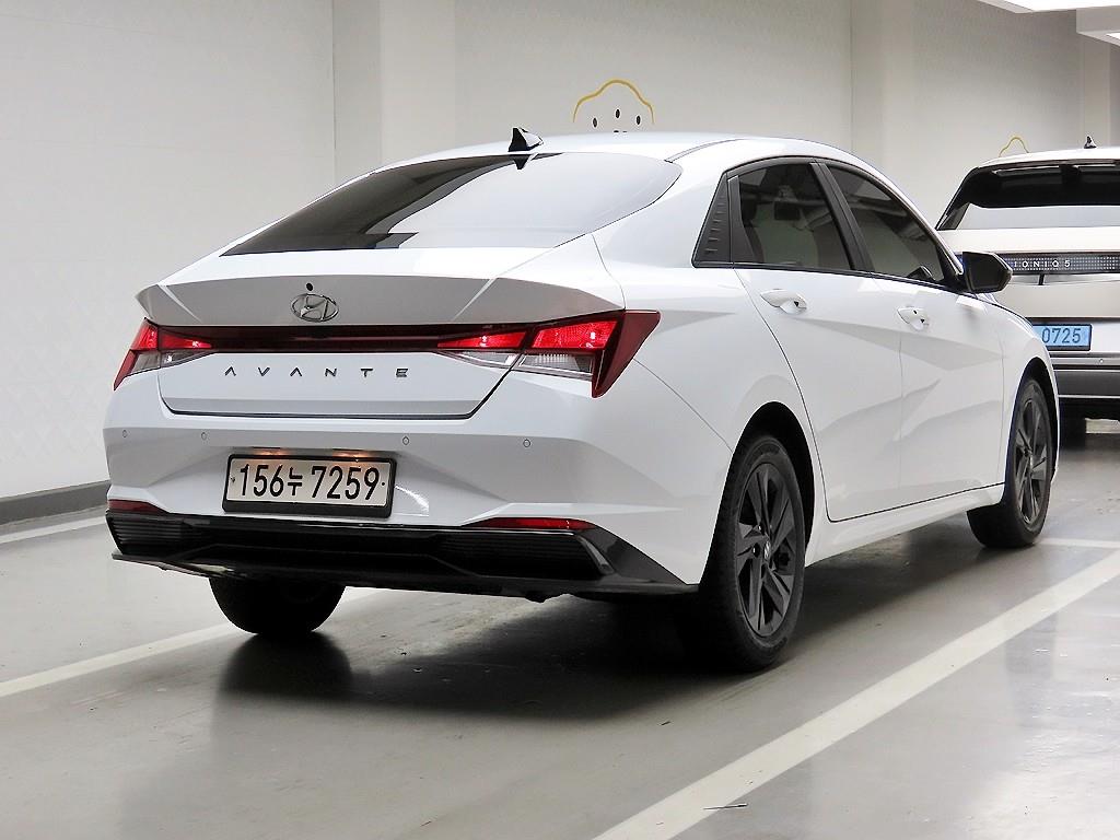 HYUNDAI Avante - Vista 4