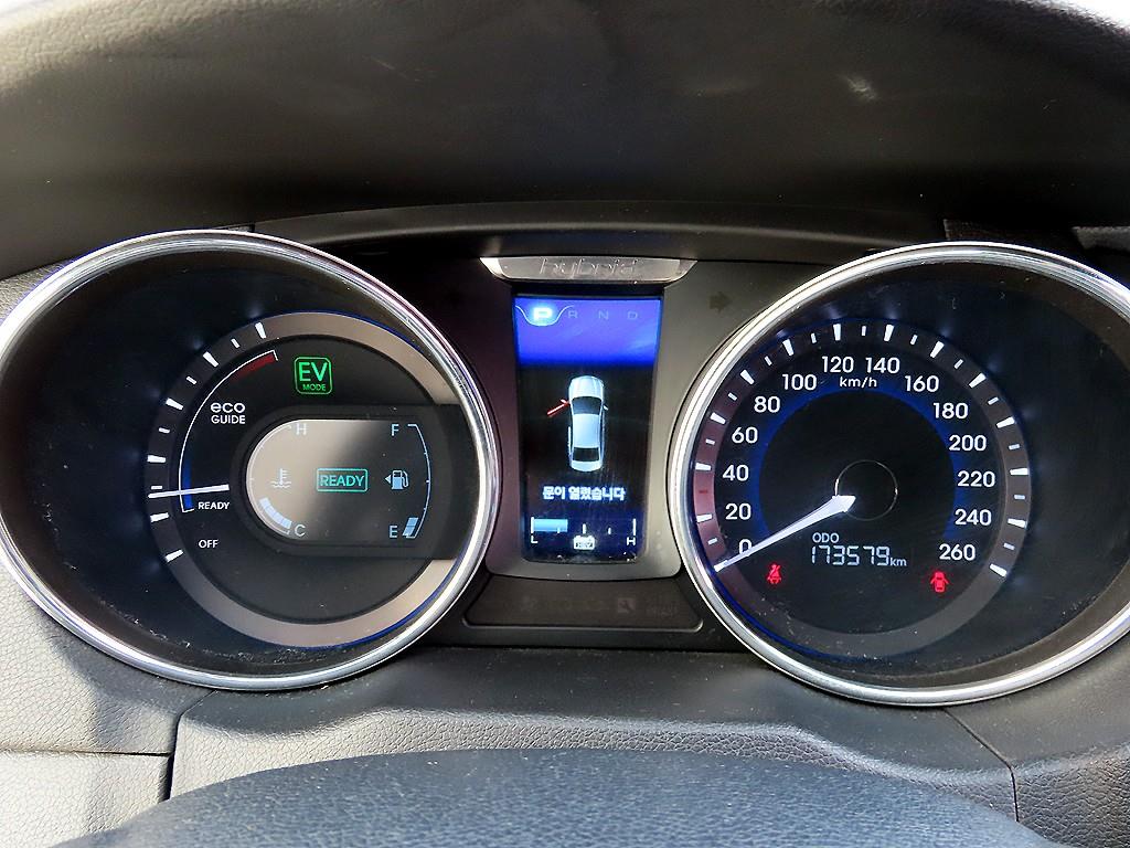 HYUNDAI Sonata - Vista 9