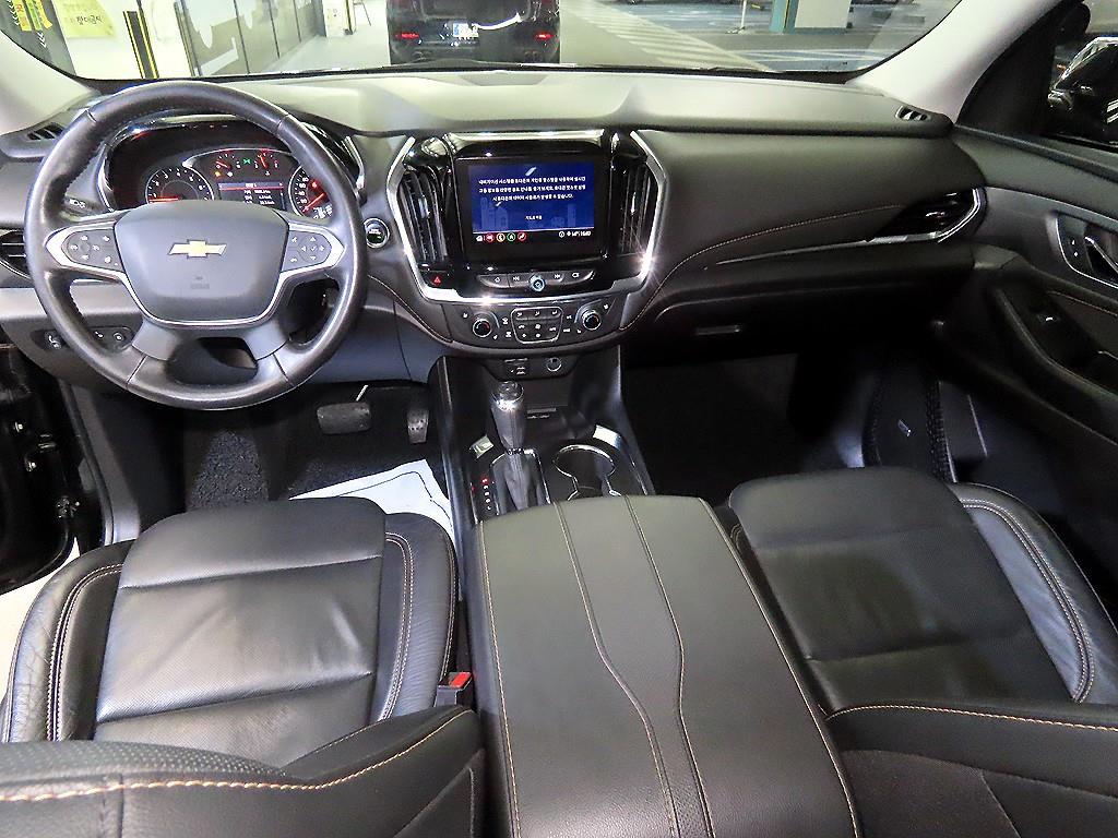 Chevrolet Travers - Vista 10